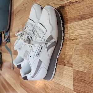 Reebok Classic Women Size 8